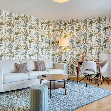 Floria Elegant Avec Balcon Cave Et Parking *