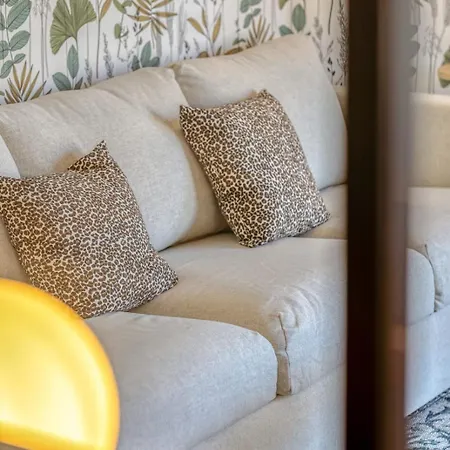 Floria Elegant Avec Balcon Cave Et Parking *