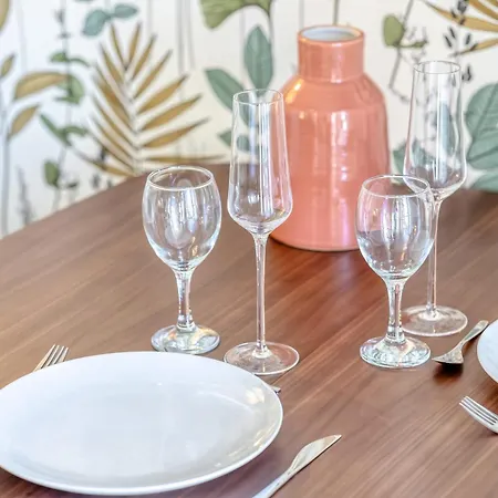 Floria Elegant Avec Balcon Cave Et Parking 公寓